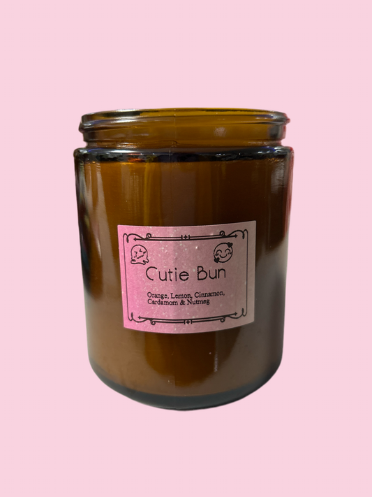 Cutie Bun 8oz Candle (Orange, Lemon, Cinnamon, Cardamom & Nutmeg)